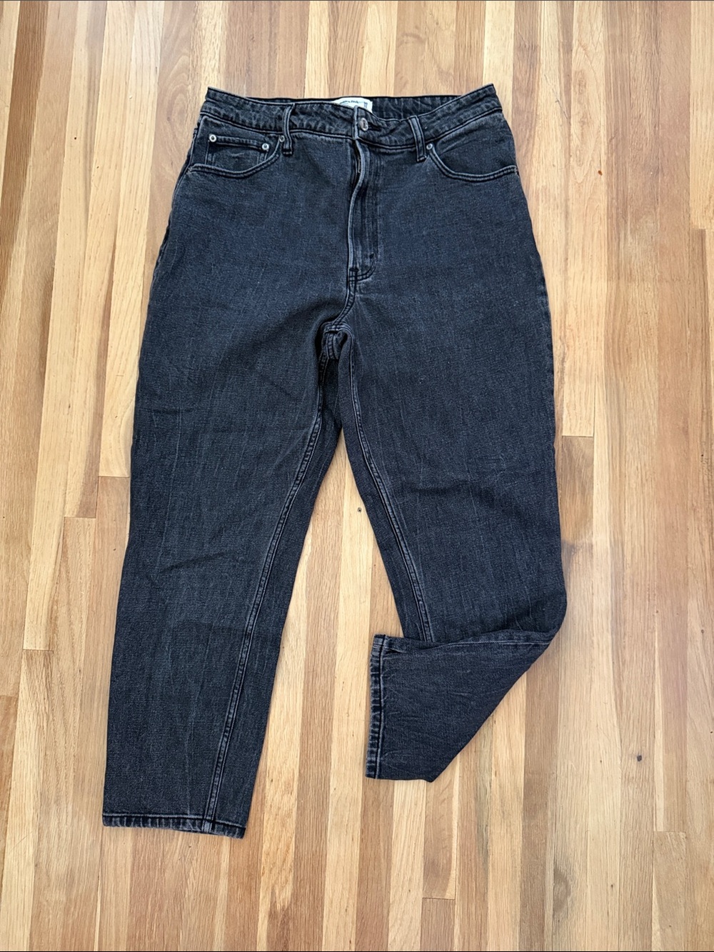 Abercrombie & Fitch The Mom High Rise Women's Straight Leg Black Jeans